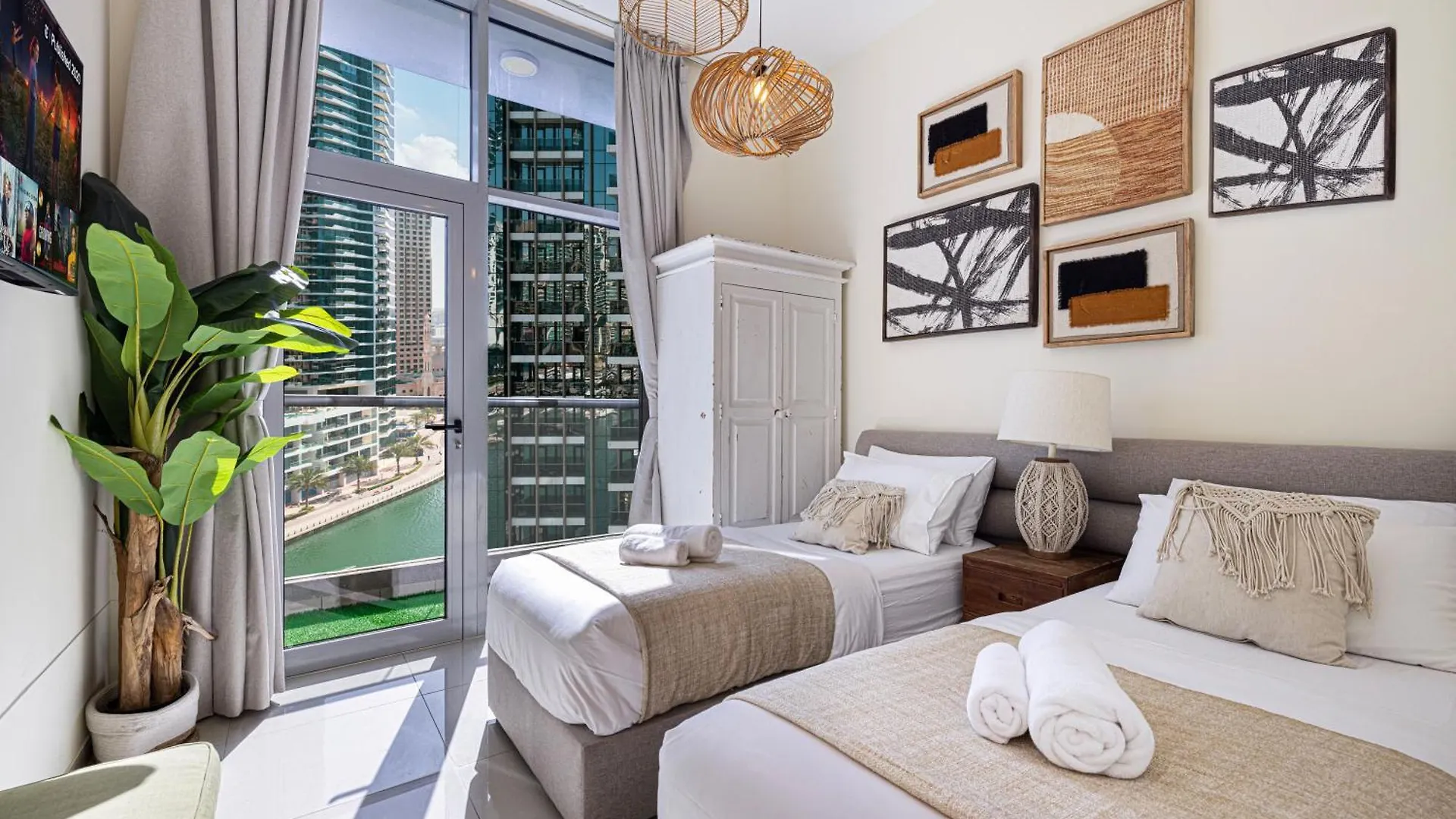 Stylish 3 Bedrooms Boho-Style Home Dubai Apartamento