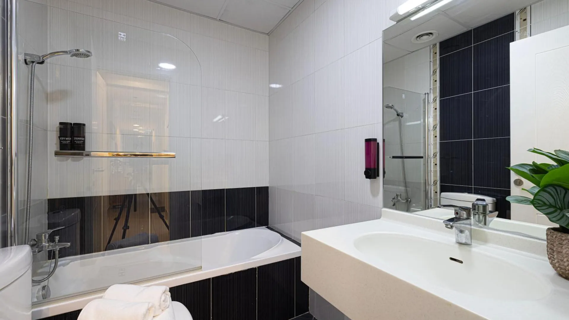 Stylish 3 Bedrooms Boho-Style Home Dubai 0*,  Emirados Árabes Unidos