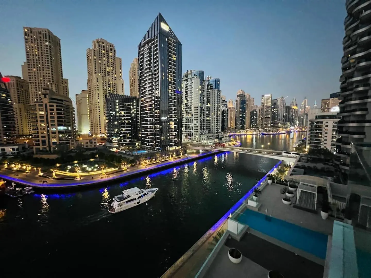 Stylish 3 Bedrooms Boho-Style Home Dubai Apartamento