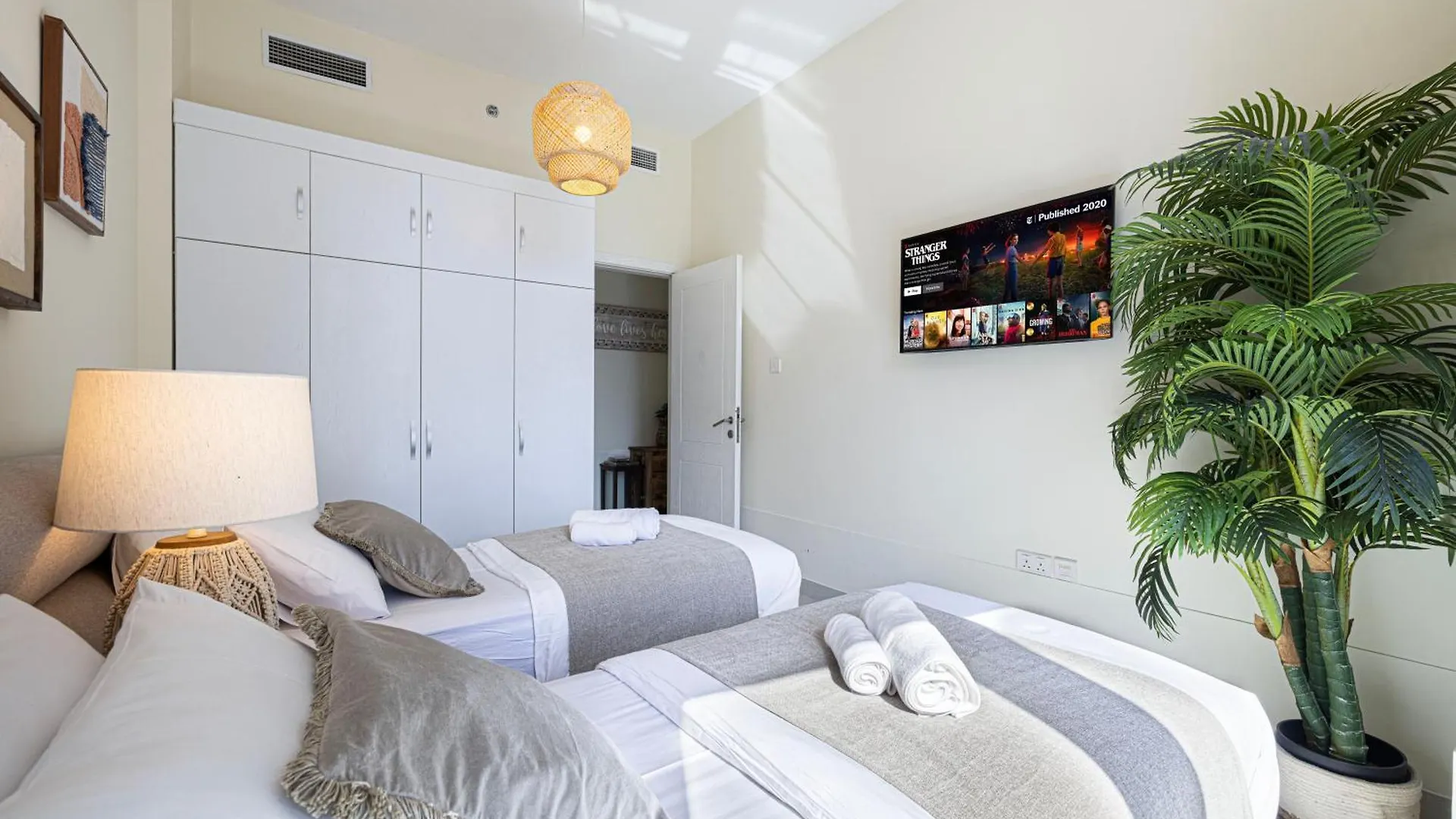 Stylish 3 Bedrooms Boho-Style Home ドバイ 0*,